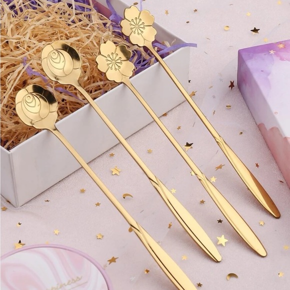 Gold Flower Design Spoons - Picture 2 of 5